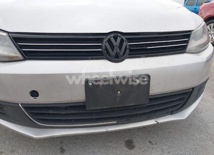 Photo 6 of 2013 Volkswagen Jetta 2.5L SE (VIN 3VWDP7AJ5DM353461)