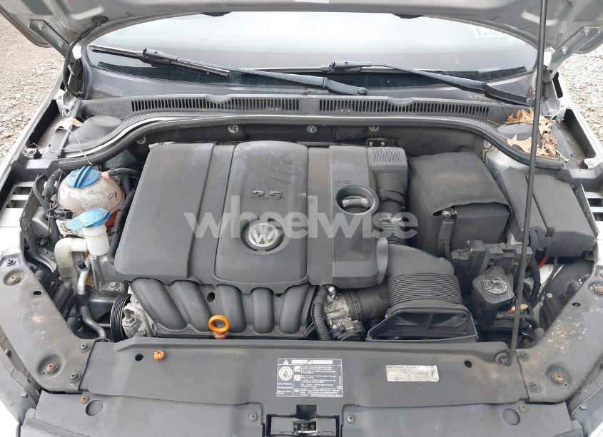 Photo 10 of 2013 Volkswagen Jetta 2.5L SE (VIN 3VWDP7AJ5DM367473)