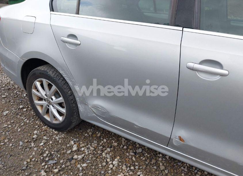 Photo 6 of 2013 Volkswagen Jetta 2.5L SE (VIN 3VWDP7AJ5DM367473)