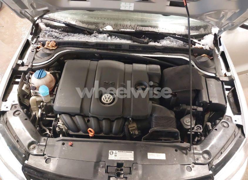 Photo 10 of 2013 Volkswagen Jetta 2.5L SE (VIN 3VWDP7AJ5DM372382)