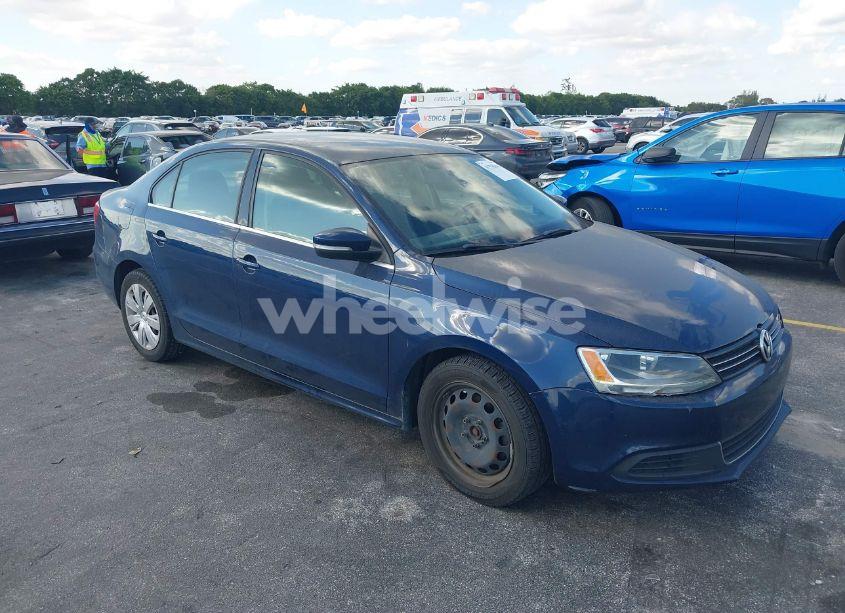 2013 Volkswagen Jetta 2.5L SE (VIN 3VWDP7AJ5DM377226) main photo