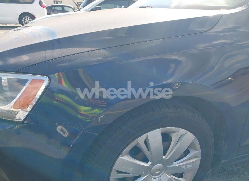 Photo 12 of 2013 Volkswagen Jetta 2.5L SE (VIN 3VWDP7AJ5DM377226)