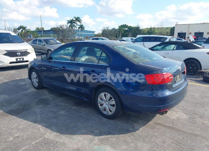 Photo 3 of 2013 Volkswagen Jetta 2.5L SE (VIN 3VWDP7AJ5DM377226)