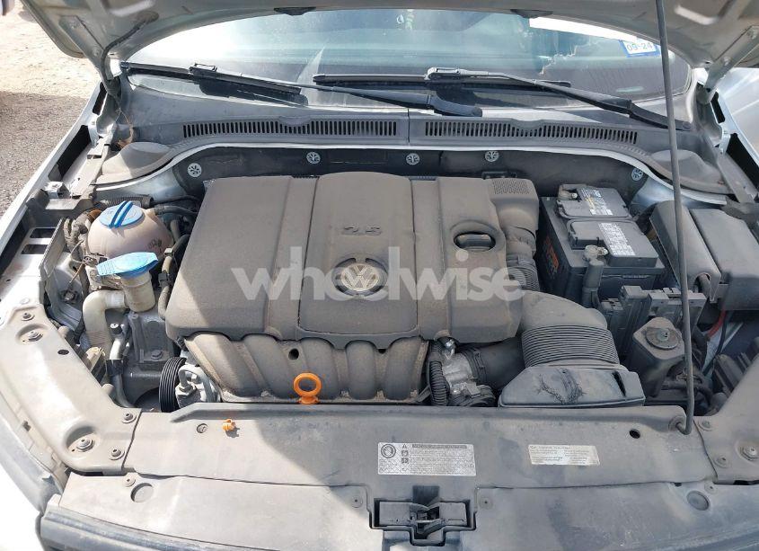 Photo 10 of 2013 Volkswagen Jetta 2.5L SE (VIN 3VWDP7AJ5DM405655)