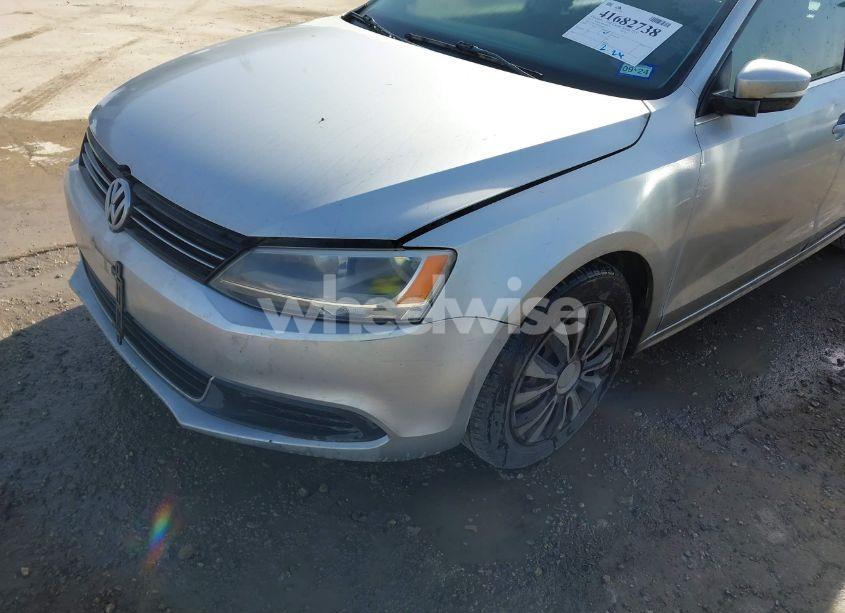 Photo 6 of 2013 Volkswagen Jetta 2.5L SE (VIN 3VWDP7AJ5DM405655)