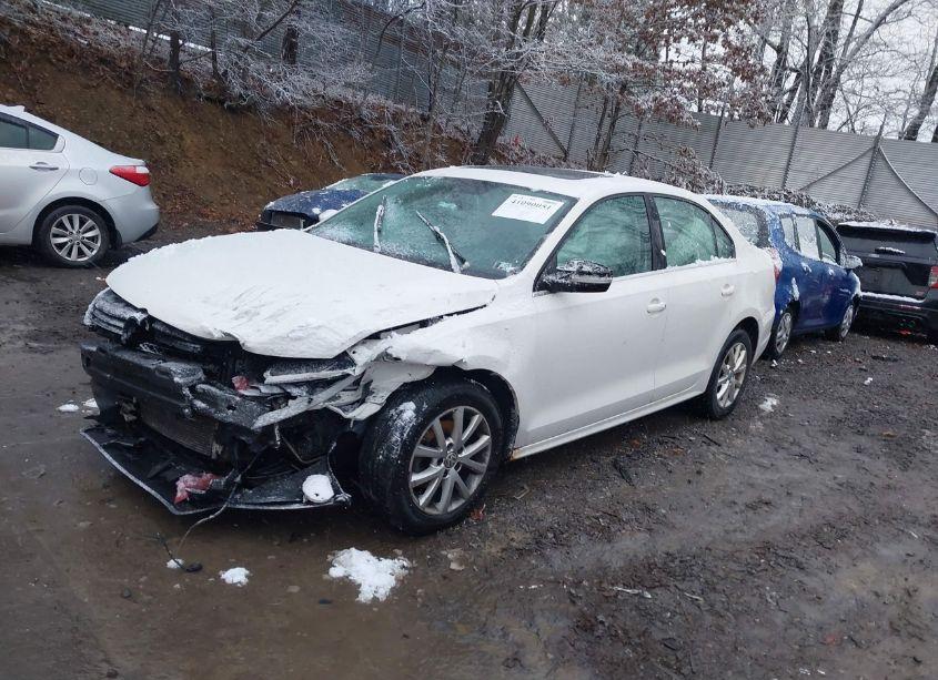 Photo 2 of 2013 Volkswagen Jetta 2.5L SE (VIN 3VWDP7AJ5DM423251)