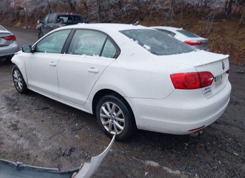 Photo 3 of 2013 Volkswagen Jetta 2.5L SE (VIN 3VWDP7AJ5DM423251)