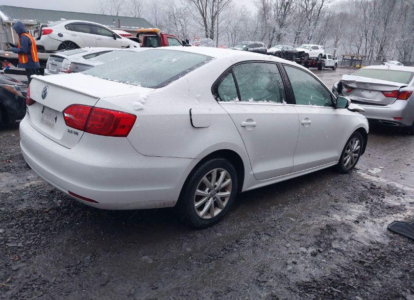 Photo 4 of 2013 Volkswagen Jetta 2.5L SE (VIN 3VWDP7AJ5DM423251)
