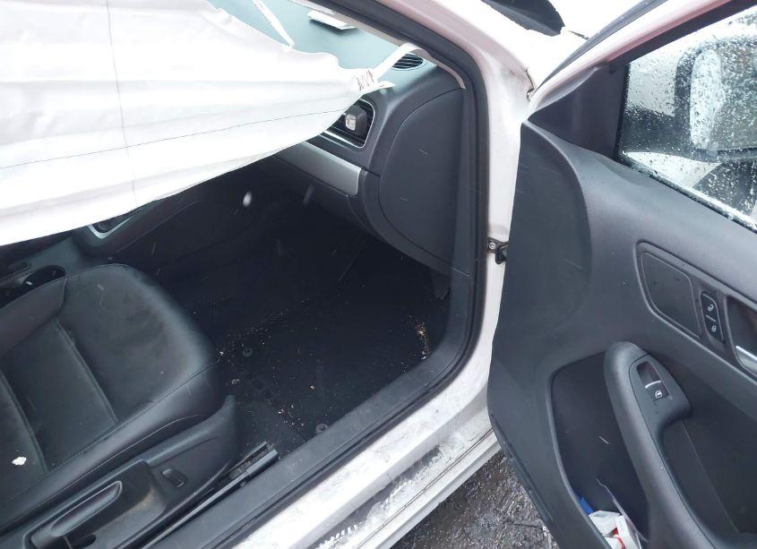 Photo 5 of 2013 Volkswagen Jetta 2.5L SE (VIN 3VWDP7AJ5DM423251)