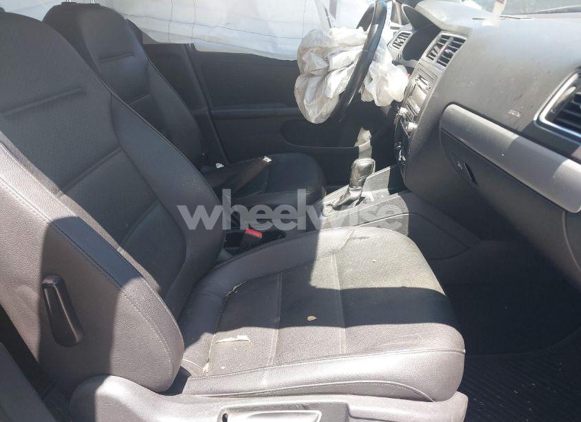 Photo 5 of 2013 Volkswagen Jetta 2.5L SE (VIN 3VWDP7AJ5DM435769)