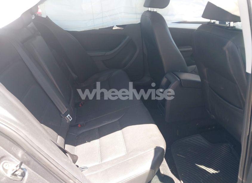 Photo 8 of 2013 Volkswagen Jetta 2.5L SE (VIN 3VWDP7AJ5DM435769)