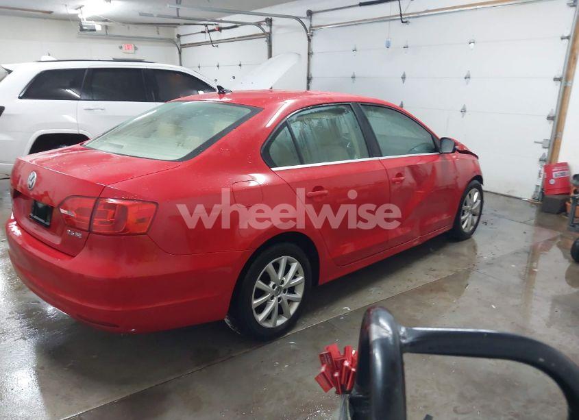 Photo 4 of 2013 Volkswagen Jetta 2.5L SE (VIN 3VWDP7AJ5DM445797)