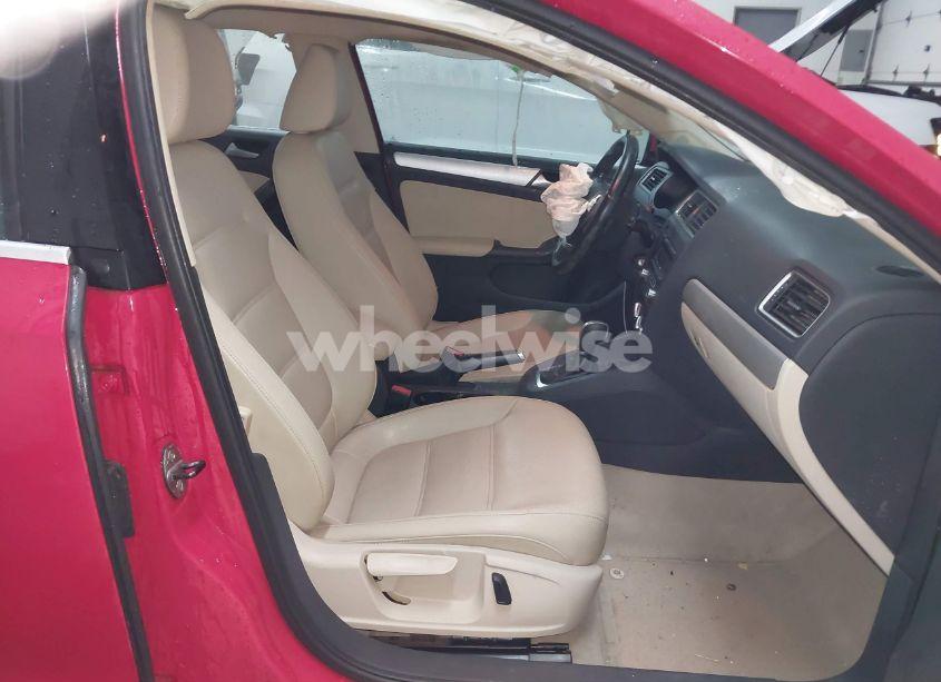 Photo 5 of 2013 Volkswagen Jetta 2.5L SE (VIN 3VWDP7AJ5DM445797)