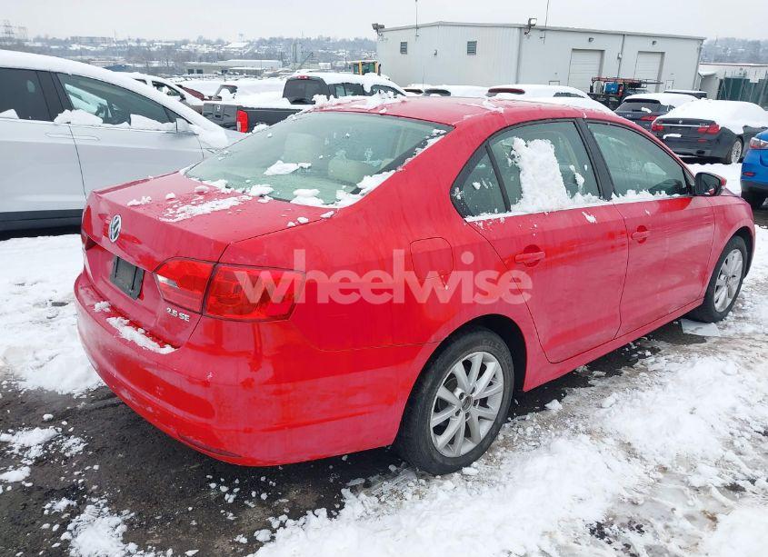 Photo 4 of 2013 Volkswagen Jetta 2.5L SE (VIN 3VWDP7AJ5DM448019)