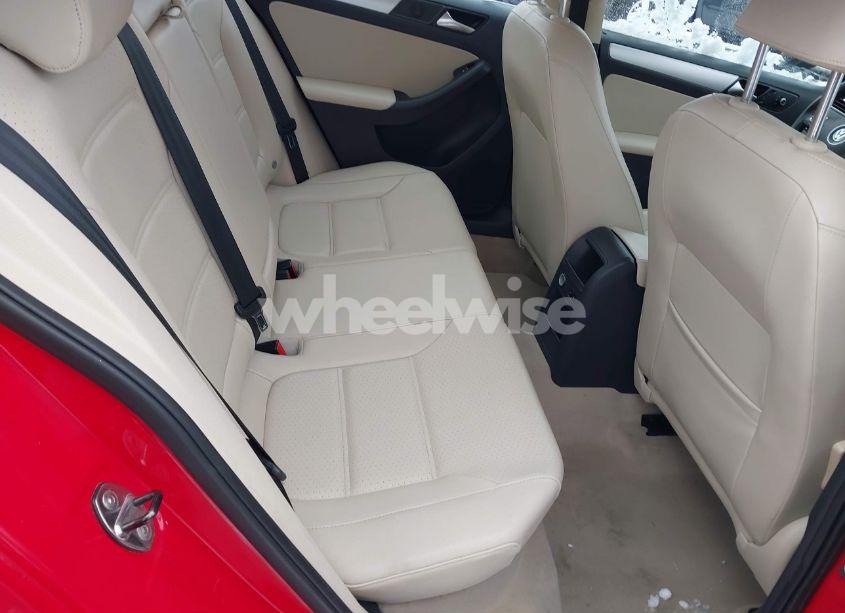 Photo 8 of 2013 Volkswagen Jetta 2.5L SE (VIN 3VWDP7AJ5DM448019)