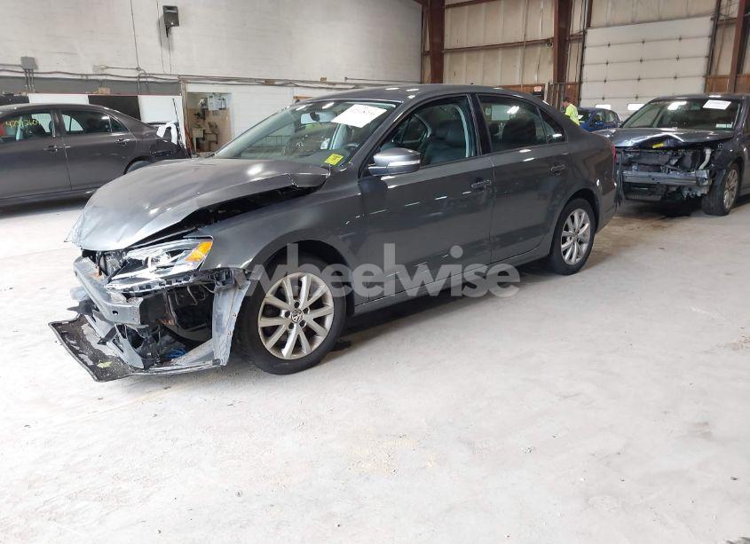 Photo 2 of 2012 Volkswagen Jetta 2.5L SE (VIN 3VWDP7AJ6CM065513)