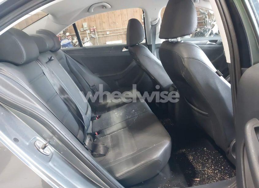 Photo 8 of 2012 Volkswagen Jetta 2.5L SE (VIN 3VWDP7AJ6CM065513)