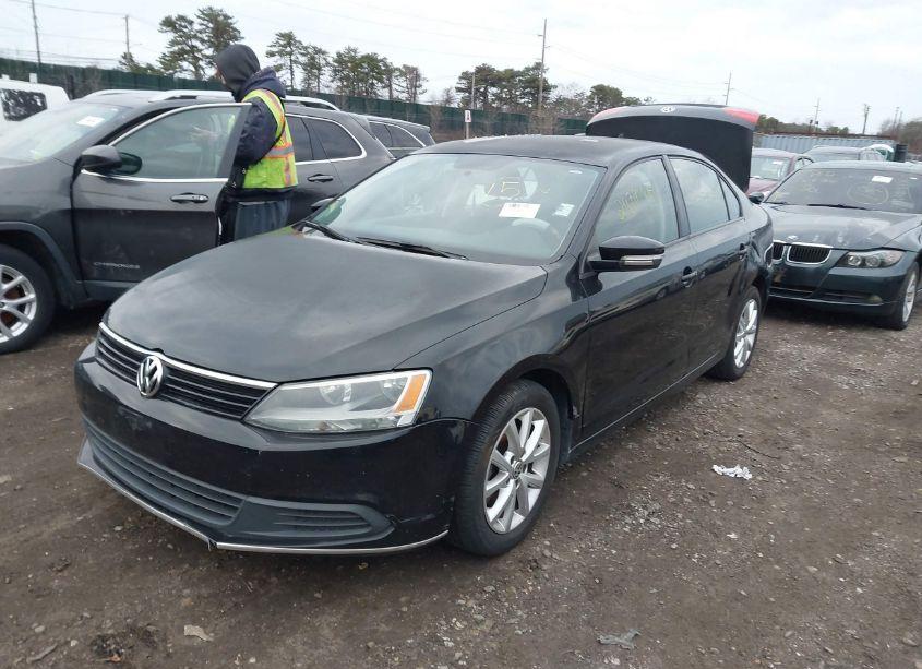 Photo 2 of 2012 Volkswagen Jetta 2.5L SE (VIN 3VWDP7AJ6CM066774)