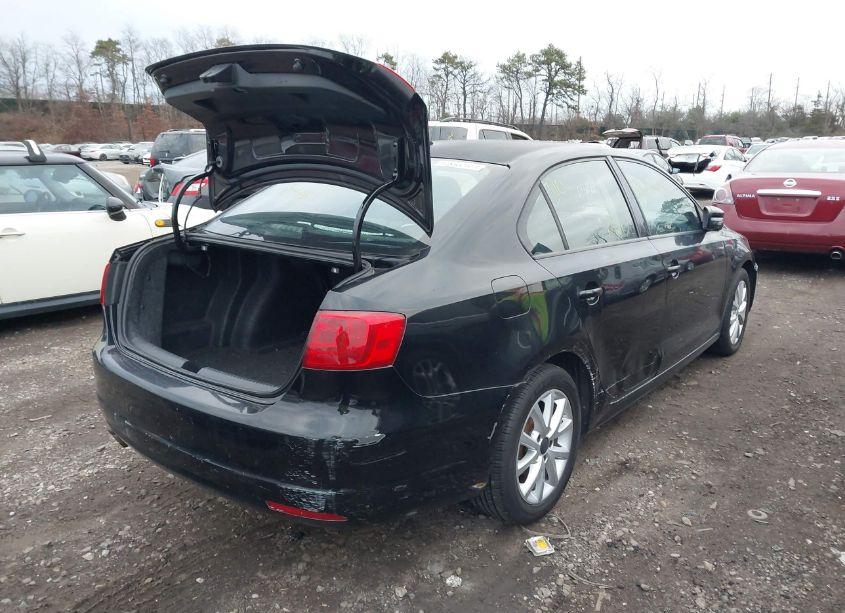 Photo 4 of 2012 Volkswagen Jetta 2.5L SE (VIN 3VWDP7AJ6CM066774)