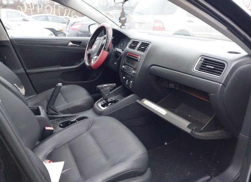 Photo 5 of 2012 Volkswagen Jetta 2.5L SE (VIN 3VWDP7AJ6CM066774)