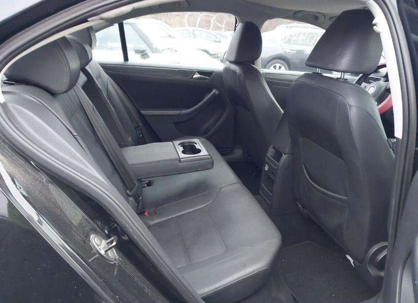 Photo 8 of 2012 Volkswagen Jetta 2.5L SE (VIN 3VWDP7AJ6CM066774)