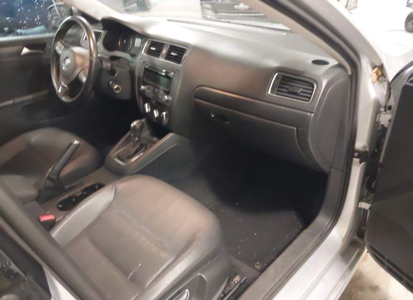 Photo 5 of 2012 Volkswagen Jetta 2.5L SE (VIN 3VWDP7AJ6CM078228)