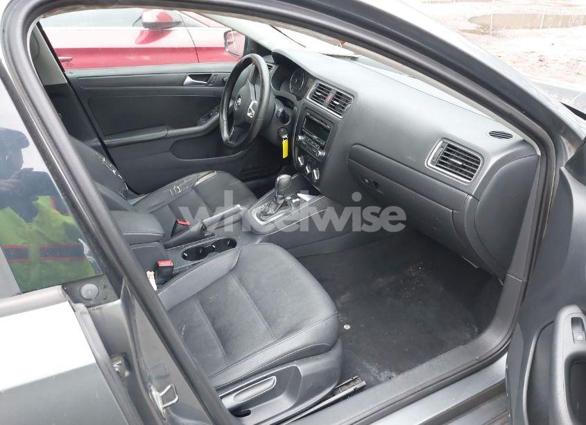 Photo 5 of 2012 Volkswagen Jetta 2.5L SE (VIN 3VWDP7AJ6CM079024)