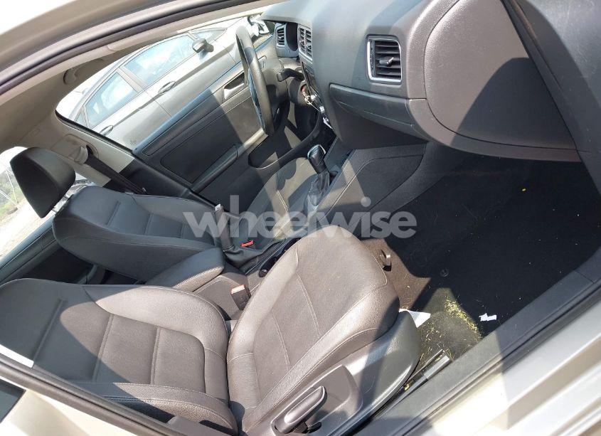 Photo 5 of 2012 Volkswagen Jetta 2.5L SE (VIN 3VWDP7AJ6CM127542)