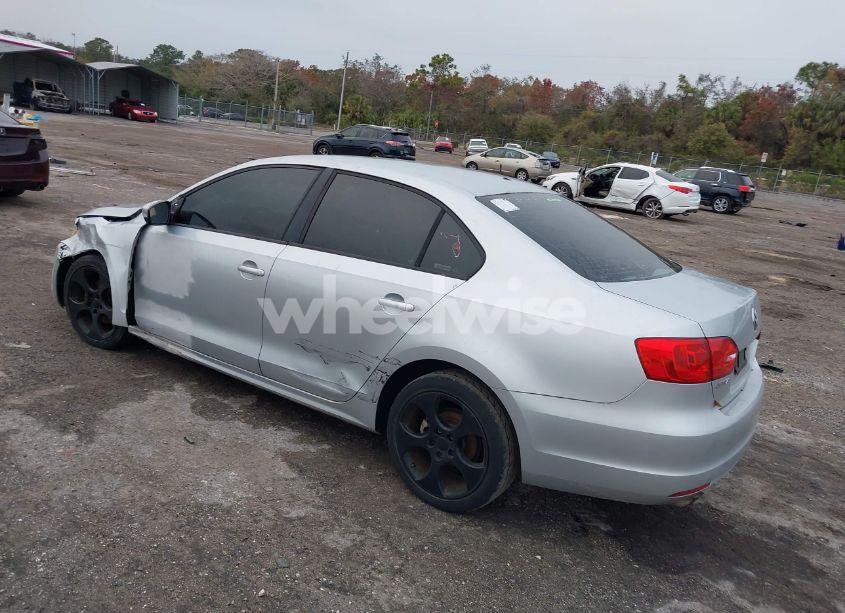 Photo 3 of 2012 Volkswagen Jetta 2.5L SE (VIN 3VWDP7AJ6CM130134)