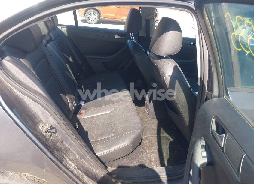 Photo 8 of 2012 Volkswagen Jetta 2.5L SE (VIN 3VWDP7AJ6CM304557)