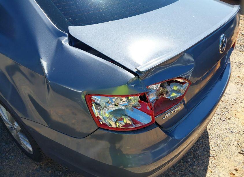 Photo 6 of 2012 Volkswagen Jetta 2.5L SE (VIN 3VWDP7AJ6CM327367)