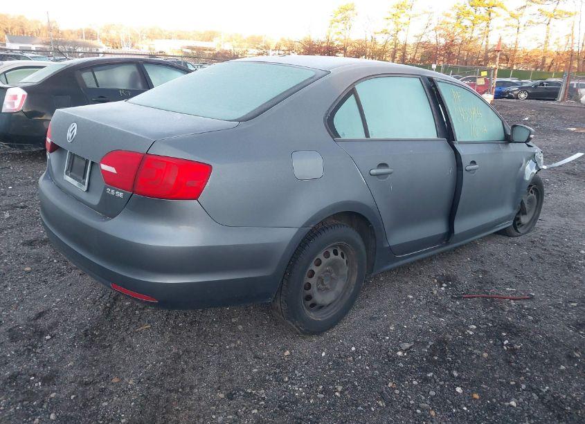 Photo 4 of 2012 Volkswagen Jetta 2.5L SE (VIN 3VWDP7AJ6CM338952)