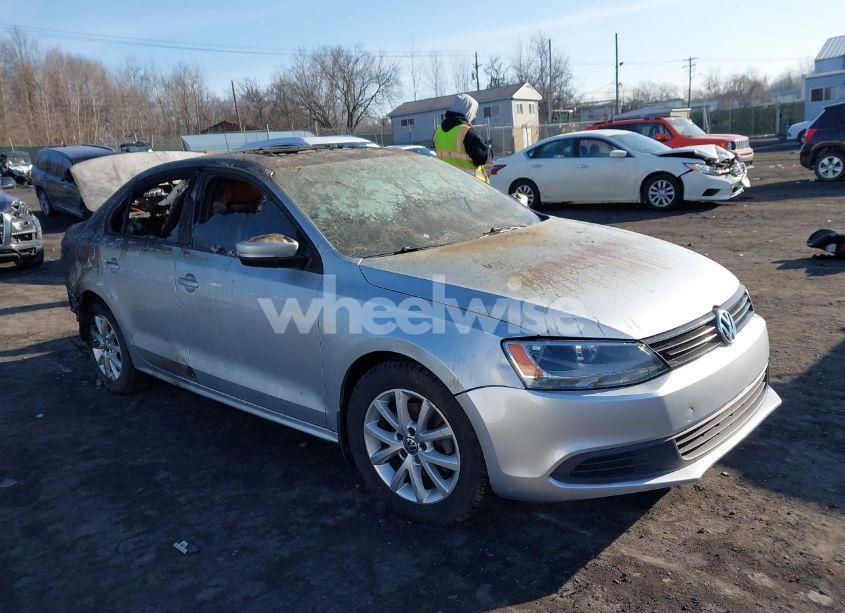 2012 Volkswagen Jetta 2.5L SE (VIN 3VWDP7AJ6CM349398) main photo