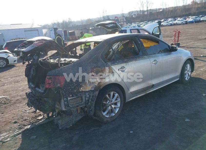 Photo 4 of 2012 Volkswagen Jetta 2.5L SE (VIN 3VWDP7AJ6CM349398)