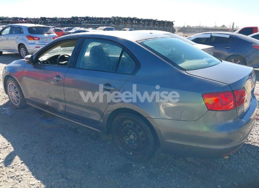 Photo 3 of 2012 Volkswagen Jetta 2.5L SE (VIN 3VWDP7AJ6CM350728)