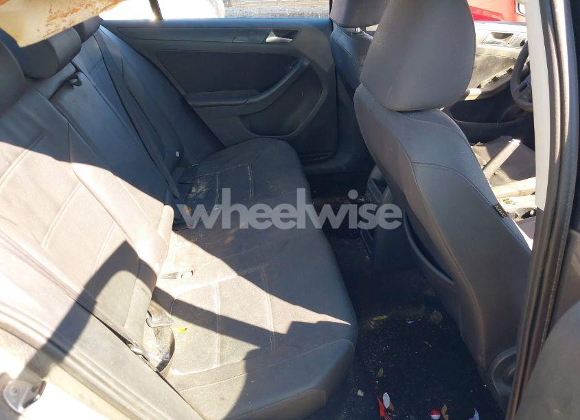 Photo 8 of 2012 Volkswagen Jetta 2.5L SE (VIN 3VWDP7AJ6CM350728)