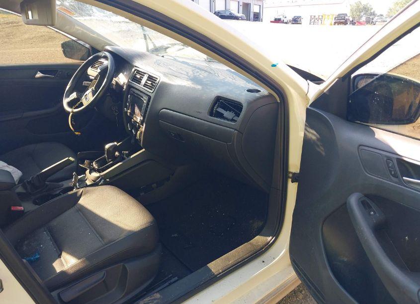 Photo 5 of 2012 Volkswagen Jetta 2.5L SE (VIN 3VWDP7AJ6CM356805)