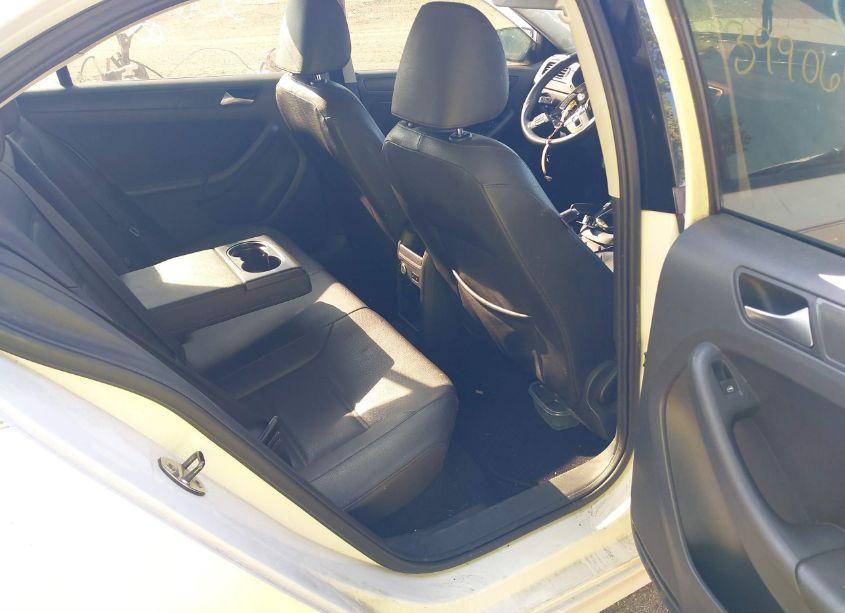 Photo 8 of 2012 Volkswagen Jetta 2.5L SE (VIN 3VWDP7AJ6CM356805)