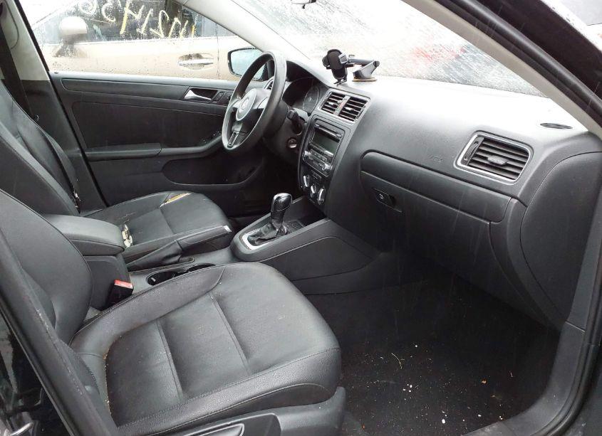 Photo 5 of 2012 Volkswagen Jetta 2.5L SE (VIN 3VWDP7AJ6CM363009)