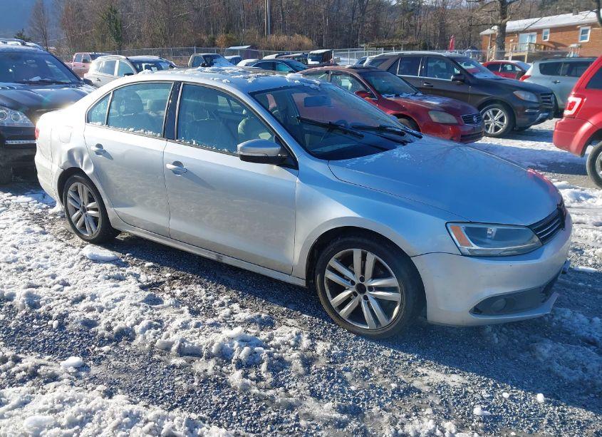 2012 Volkswagen Jetta 2.5L SE (VIN 3VWDP7AJ6CM379338) main photo