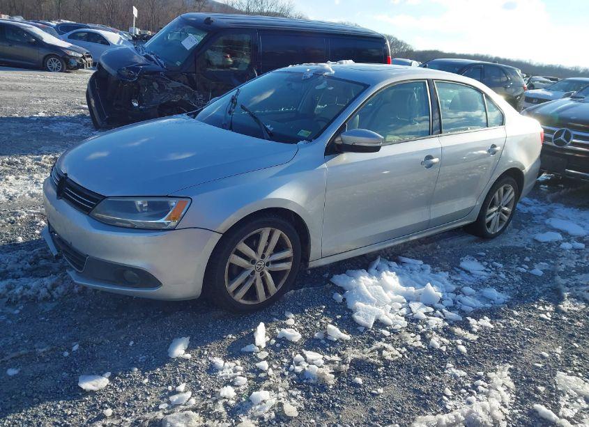 Photo 2 of 2012 Volkswagen Jetta 2.5L SE (VIN 3VWDP7AJ6CM379338)