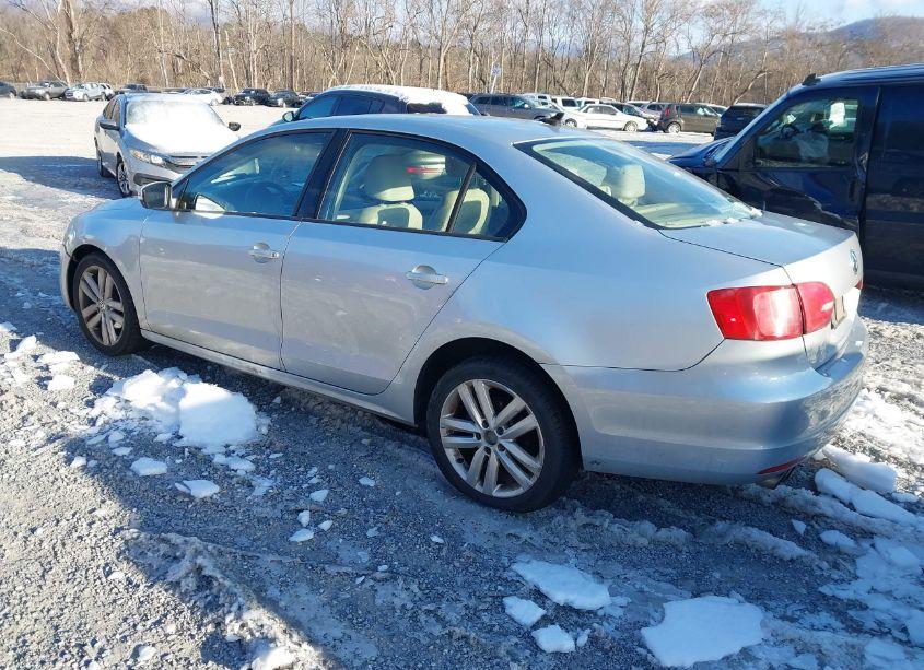 Photo 3 of 2012 Volkswagen Jetta 2.5L SE (VIN 3VWDP7AJ6CM379338)