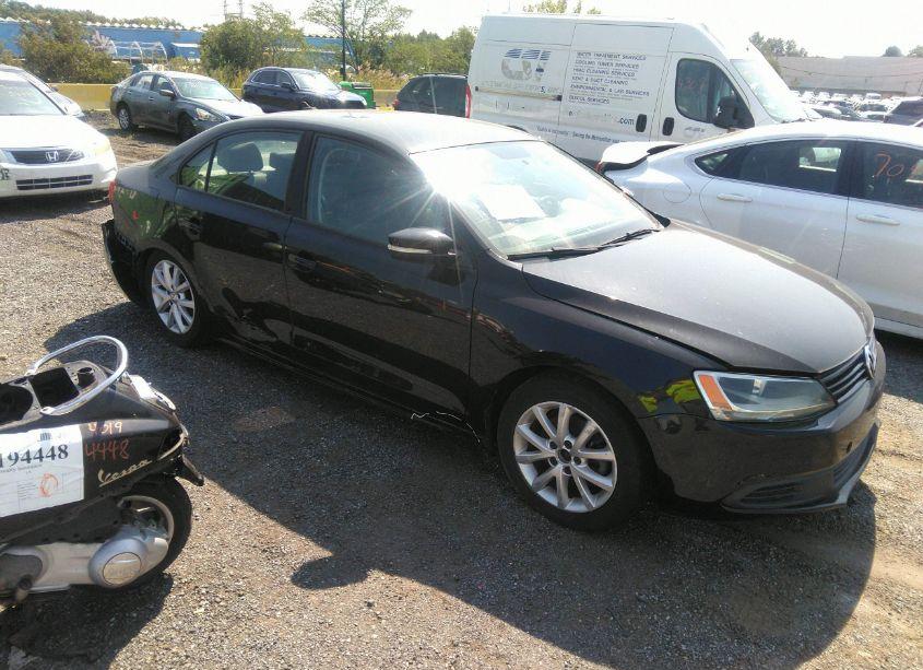 2012 Volkswagen Jetta 2.5L SE (VIN 3VWDP7AJ6CM462459) main photo
