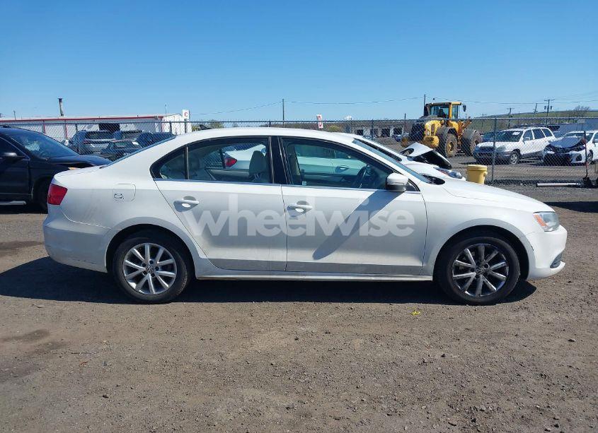 Photo 13 of 2013 Volkswagen Jetta 2.5L SE (VIN 3VWDP7AJ6DM200247)
