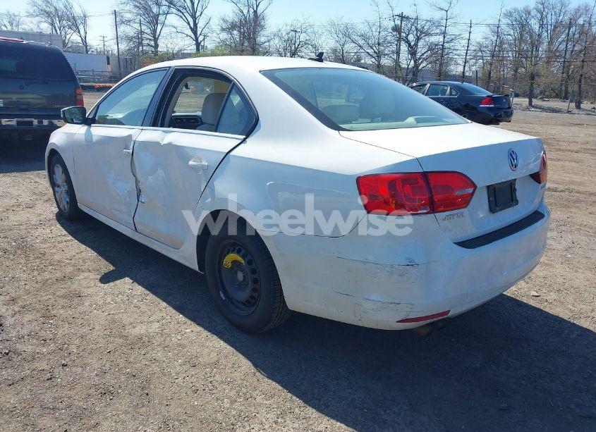 Photo 3 of 2013 Volkswagen Jetta 2.5L SE (VIN 3VWDP7AJ6DM200247)