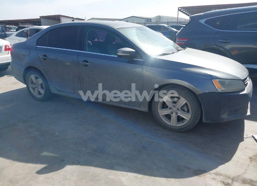 2013 Volkswagen Jetta 2.5L SE (VIN 3VWDP7AJ6DM210776) main photo