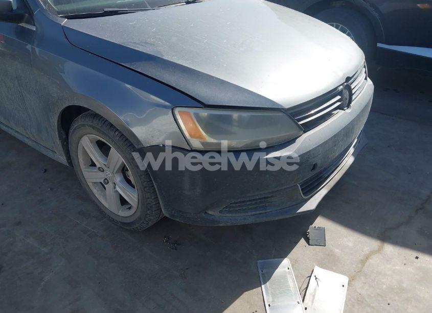 Photo 13 of 2013 Volkswagen Jetta 2.5L SE (VIN 3VWDP7AJ6DM210776)