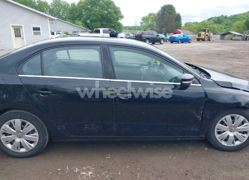 Photo 13 of 2013 Volkswagen Jetta 2.5L SE (VIN 3VWDP7AJ6DM353839)