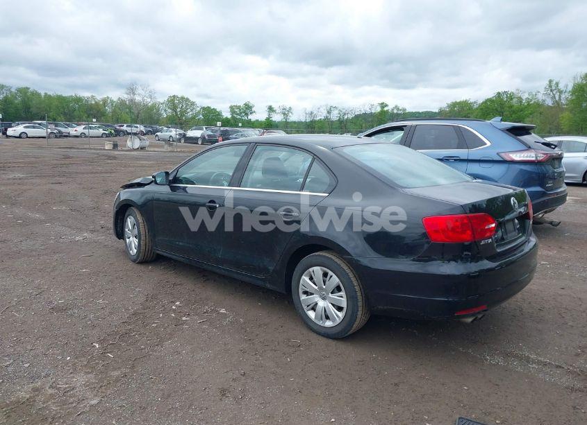 Photo 3 of 2013 Volkswagen Jetta 2.5L SE (VIN 3VWDP7AJ6DM353839)