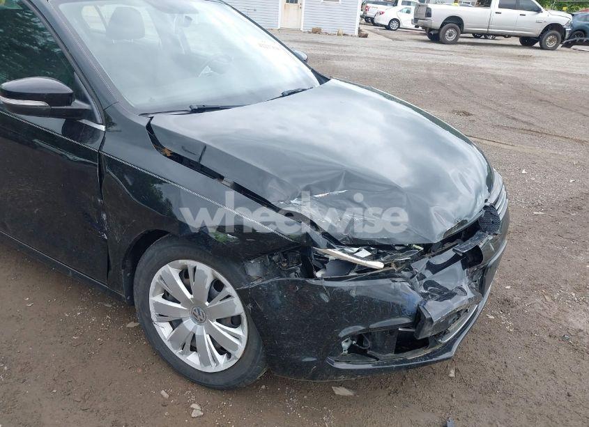 Photo 6 of 2013 Volkswagen Jetta 2.5L SE (VIN 3VWDP7AJ6DM353839)